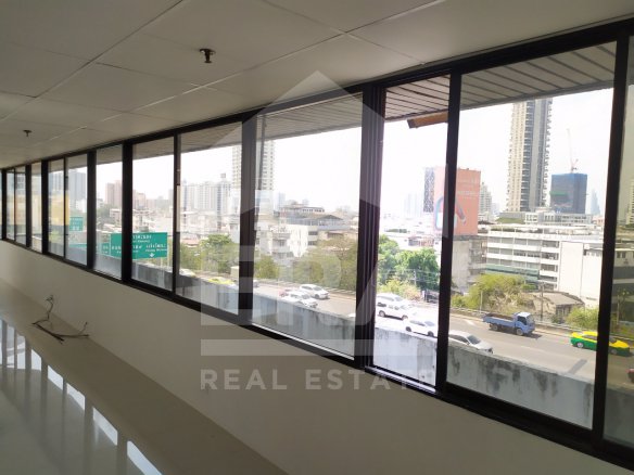 era88528-ขายด่วน-พื้นที่สำนักงานบน-lpn-tower-เขตช่องนนทรี-กรุงเทพฯ