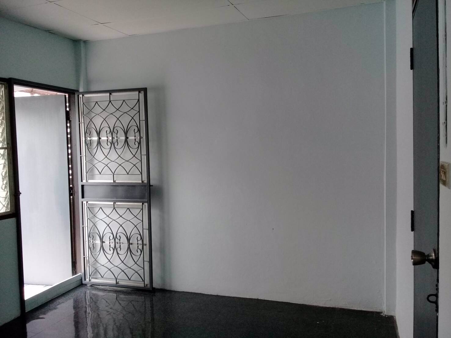 ขายทาวน์เฮาส์-2-ชั้น-เจ้าของบ้านเป็นผู้ขายเองราคา-1900000-บาท-โทรติดต่อที่เบอร์-064-1475295