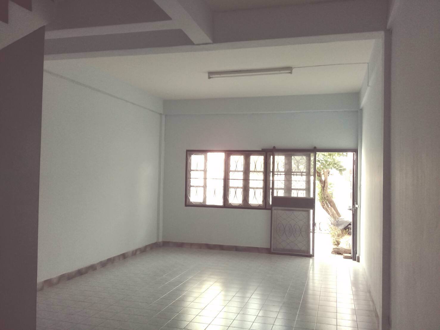 ขายทาวน์เฮาส์-2-ชั้น-เจ้าของบ้านเป็นผู้ขายเองราคา-1900000-บาท-โทรติดต่อที่เบอร์-064-1475295