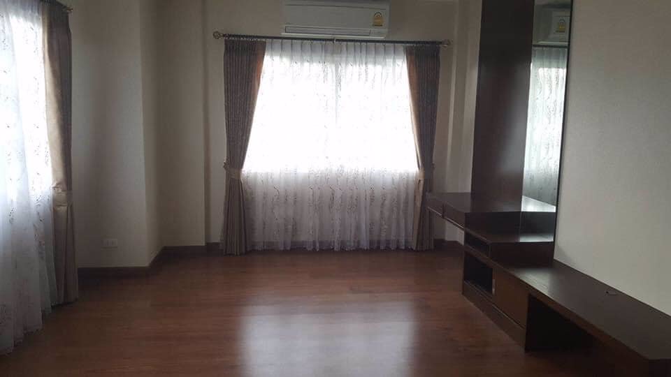 ขายด่วน-บ้าน-พร้อมที่ดิน-the-centro-rattanatibet