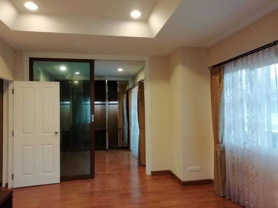 ขายด่วน-บ้าน-พร้อมที่ดิน-the-centro-rattanatibet