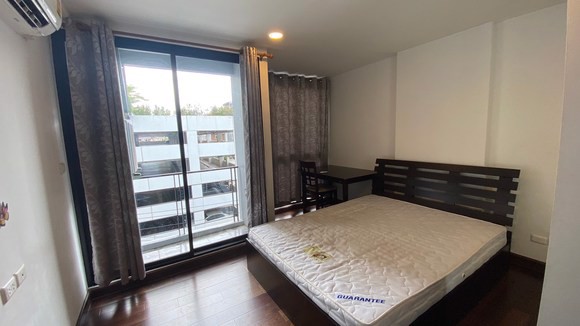 ขายด่วนคอนโดต่ำกว่าราคาโครงการใกล้รถไฟฟ้า-2-สาย-bangkok-feliz-sathorn-taksin-แบงค์คอก-เฟลิซ-สาทร-ตาก