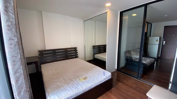 ขายด่วนคอนโดต่ำกว่าราคาโครงการใกล้รถไฟฟ้า-2-สาย-bangkok-feliz-sathorn-taksin-แบงค์คอก-เฟลิซ-สาทร-ตาก