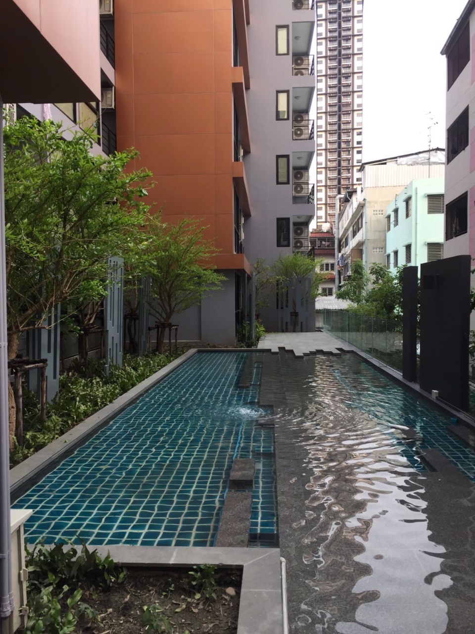 ขายด่วนคอนโดต่ำกว่าราคาโครงการใกล้รถไฟฟ้า-2-สาย-bangkok-feliz-sathorn-taksin-แบงค์คอก-เฟลิซ-สาทร-ตาก