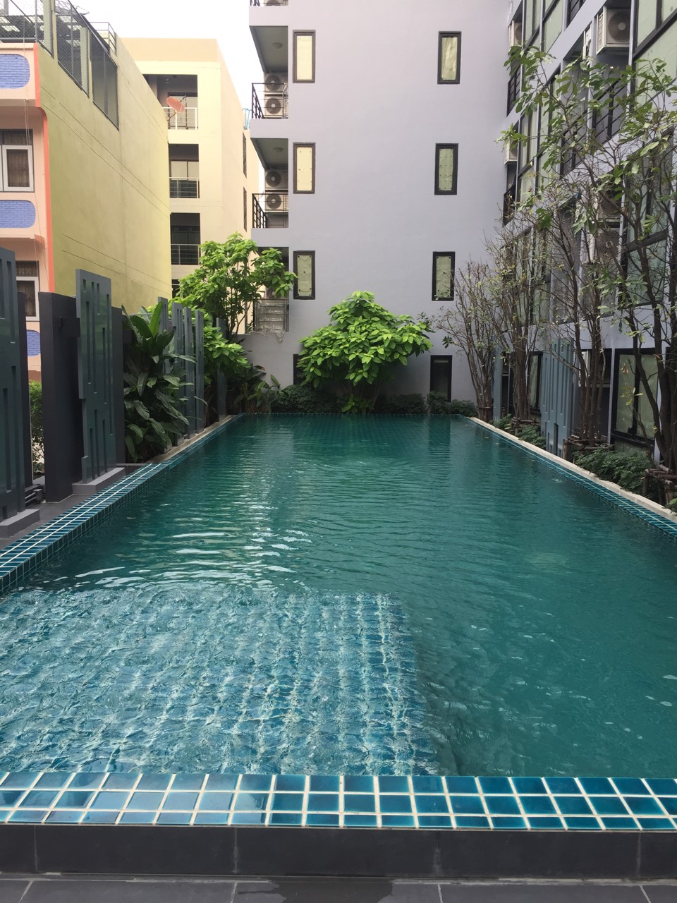 ขายด่วนคอนโดต่ำกว่าราคาโครงการใกล้รถไฟฟ้า-2-สาย-bangkok-feliz-sathorn-taksin-แบงค์คอก-เฟลิซ-สาทร-ตาก