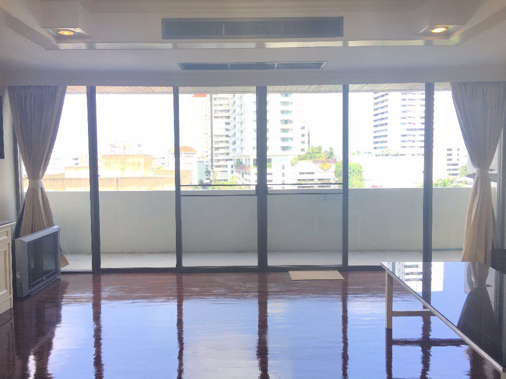 ขายคอนโดมิเนียมหรูในเอกมัยราคาถูก