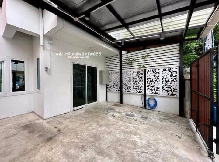 ขายบ้านแฝด-2-ชั้น-หมู่บ้านกฤติกา