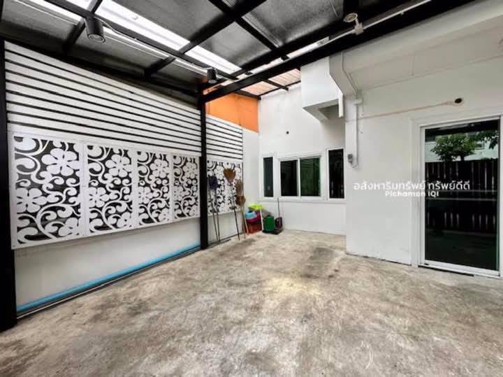 ขายบ้านแฝด-2-ชั้น-หมู่บ้านกฤติกา