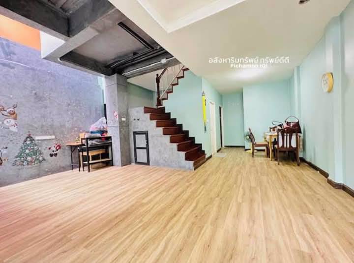 ขายบ้านแฝด-2-ชั้น-หมู่บ้านกฤติกา