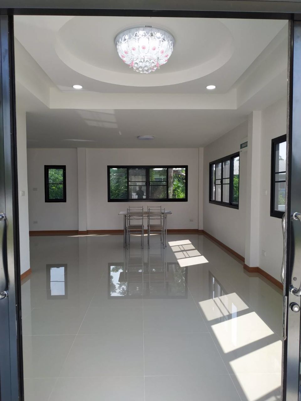 ขายบ้านเดี่ยว-2-ชั้น-ติดสวนสุขภาพ-ปลูกหญ้ารอบบ้านเต็มพื้นที่-ห่างห้างบิ๊กซี-1กิโลเมตร-หนองกี่-บุรีรั