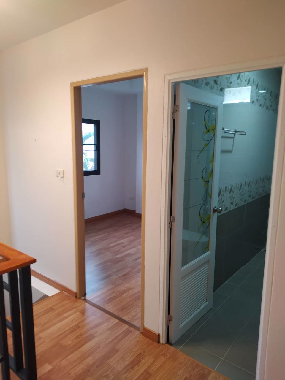 ขายบ้านเดี่ยว-2-ชั้น-ติดสวนสุขภาพ-ปลูกหญ้ารอบบ้านเต็มพื้นที่-ห่างห้างบิ๊กซี-1กิโลเมตร-หนองกี่-บุรีรั