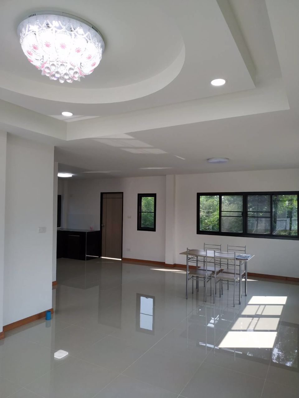 ขายบ้านเดี่ยว-2-ชั้น-ติดสวนสุขภาพ-ปลูกหญ้ารอบบ้านเต็มพื้นที่-ห่างห้างบิ๊กซี-1กิโลเมตร-หนองกี่-บุรีรั