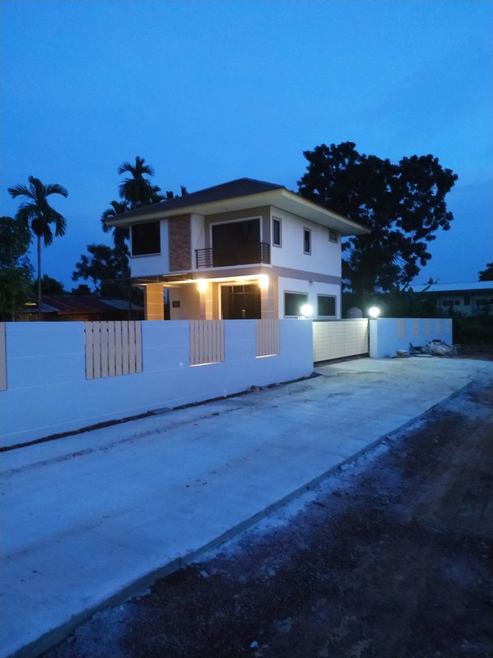 ขายบ้านเดี่ยว-2-ชั้น-ติดสวนสุขภาพ-ปลูกหญ้ารอบบ้านเต็มพื้นที่-ห่างห้างบิ๊กซี-1กิโลเมตร-หนองกี่-บุรีรั