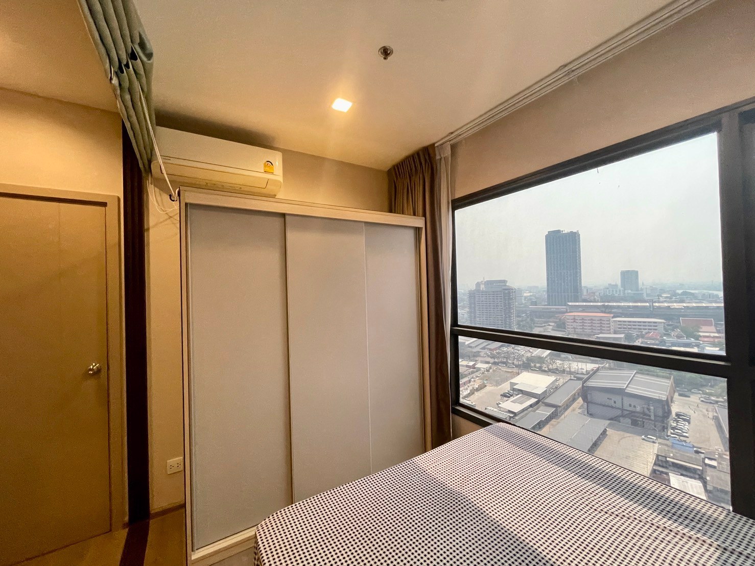 ให้เช่าคอนโด-เดอะ-โพลิแทน-อควา1ห้องนอนชั้น18อาคารb-ใกล้mrtพระนั่งเกล้า