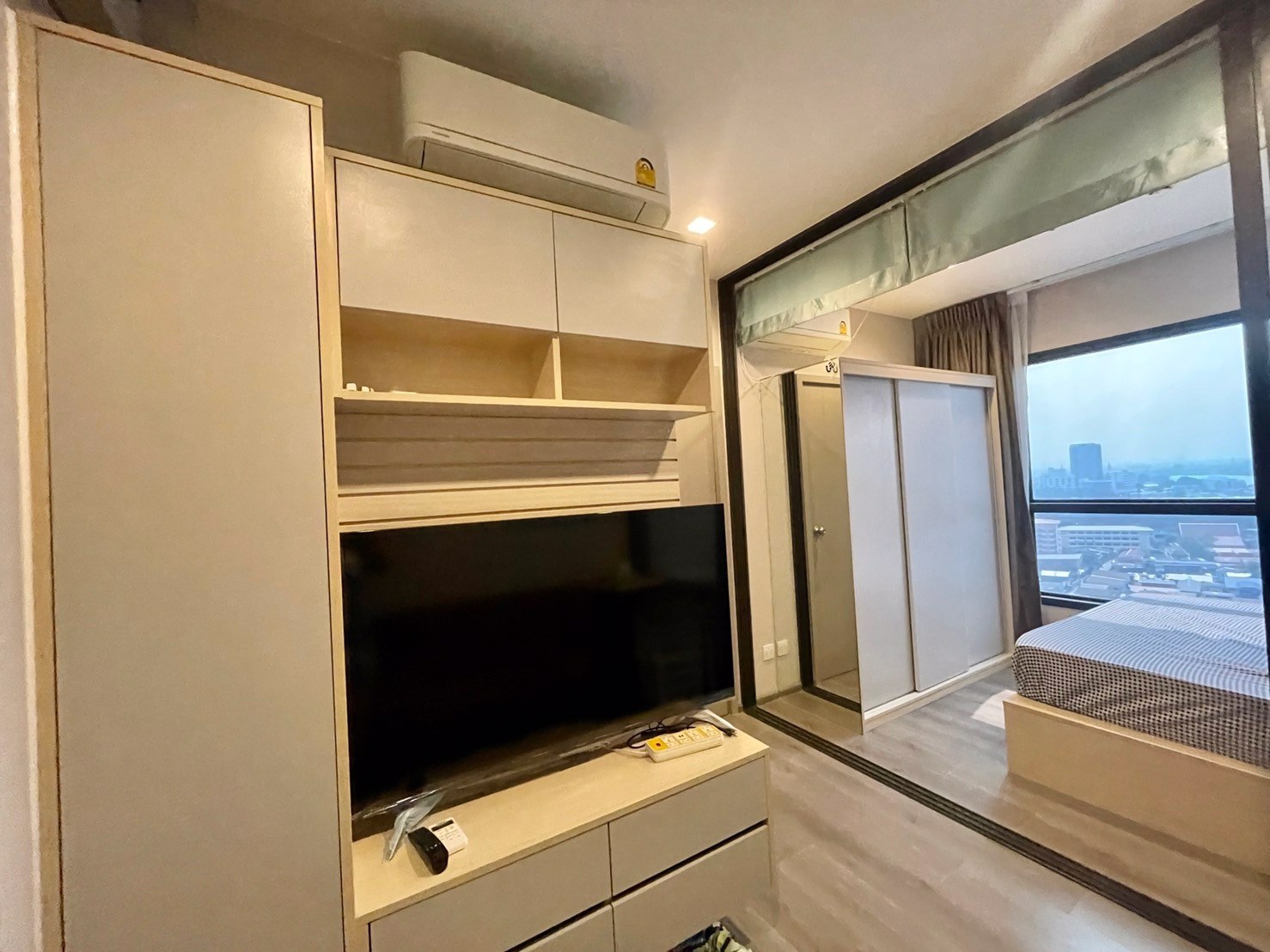 ให้เช่าคอนโด-เดอะ-โพลิแทน-อควา1ห้องนอนชั้น18อาคารb-ใกล้mrtพระนั่งเกล้า