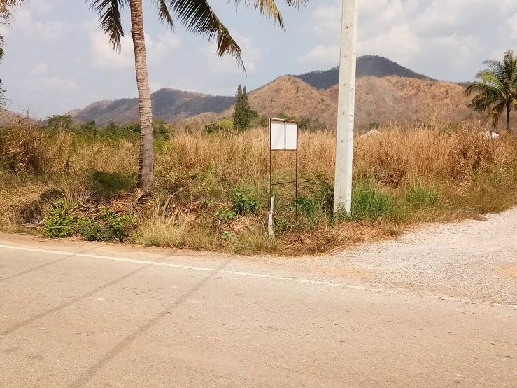 ขายที่ดิน-ติดถนนลาดยาง-ท่ายาง-เพชรบุรี