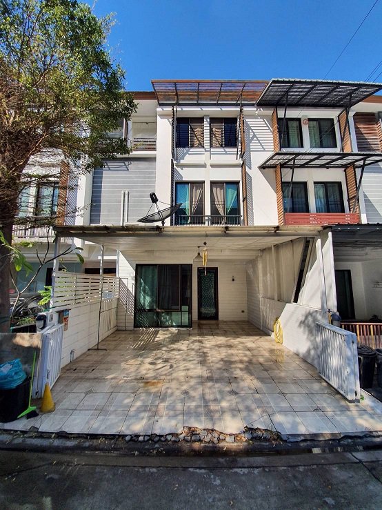 ขายบ้าน-ทาวน์โฮมส์-3-ชั้น-หมู่บ้านอารียา-ทูบี-เกษตรนวมินทร์-ลาดปลาเค้า-ลาดพร้าว-กรุงเทพมหานคร