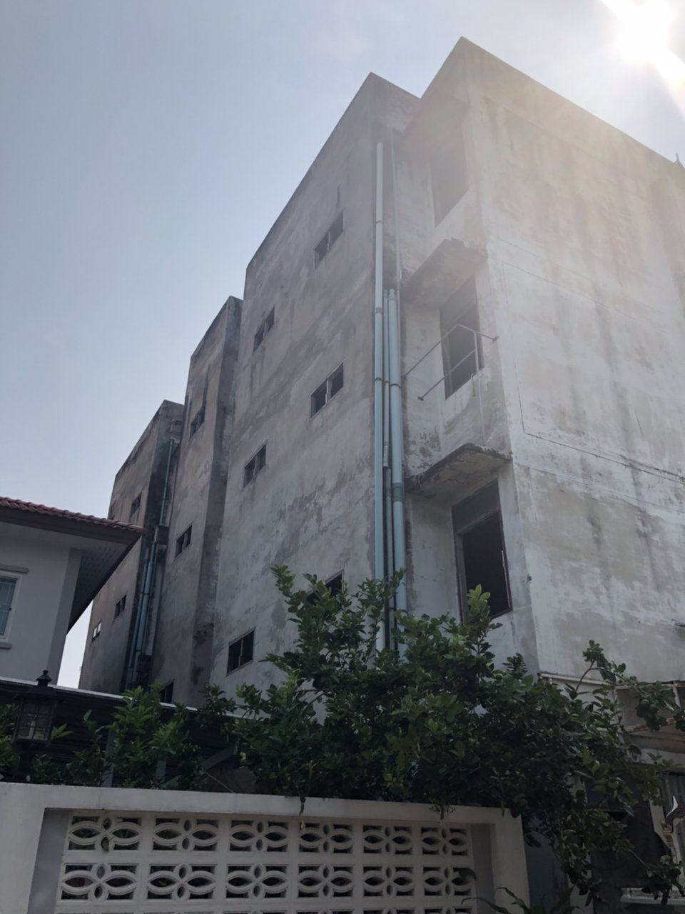 ขาย-อพาร์ตเมนต์-ห้องเช่าเก่า-4-ชั้น-34-ห้อง-พร้อมบูรณะ-เมือง-นนทบุรี