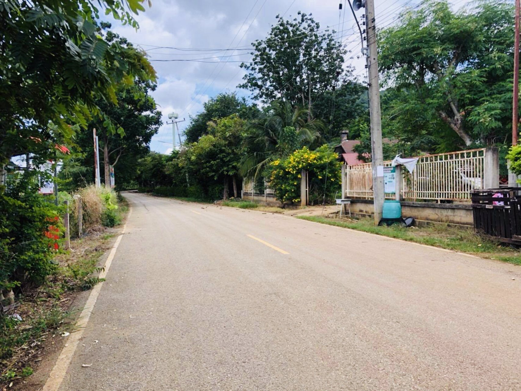 ขายที่ดินเขาใหญ่-หน้าติดถนนหลังติดเขา