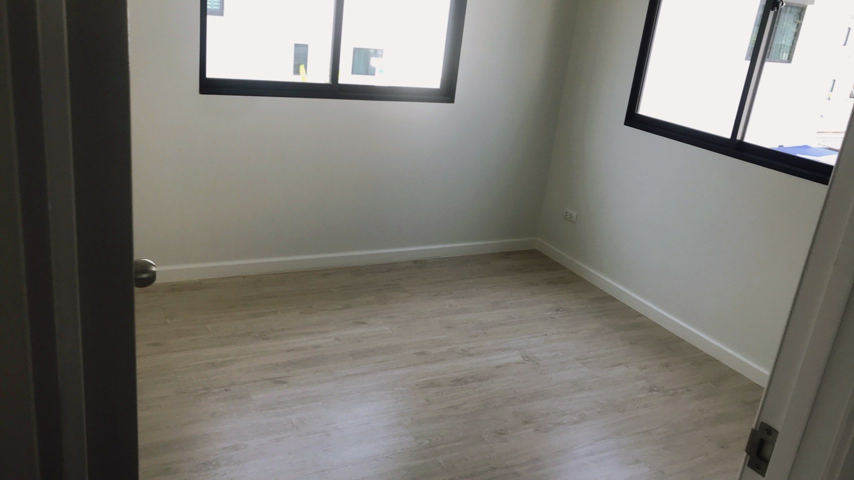 ขายบ้านแฝด-โมดิวิลล่า-บางนา