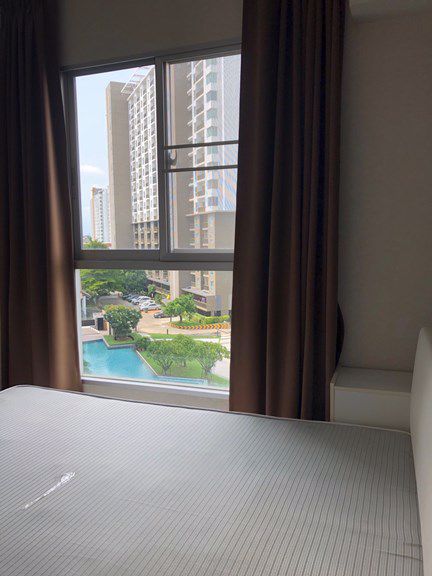 ให้เช่าคอนโด-1-ห้องนอน-บรรยากาศรีสอร์ท-พร้อมเฟอร์นิเจอร์-เดอะ-พาร์คแลนด์-ศรีนครินทร์-เลคไซด์