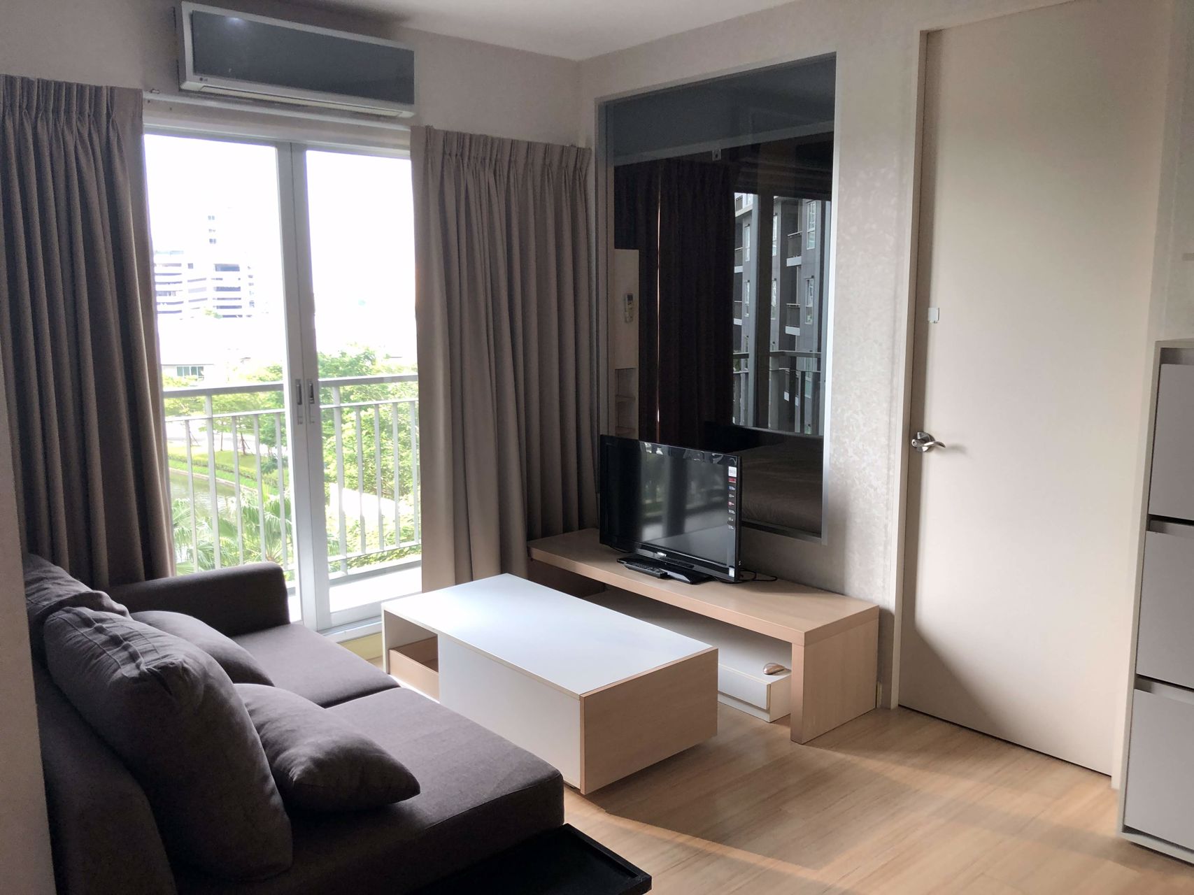 ให้เช่าคอนโด-1-ห้องนอน-บรรยากาศรีสอร์ท-พร้อมเฟอร์นิเจอร์-เดอะ-พาร์คแลนด์-ศรีนครินทร์-เลคไซด์