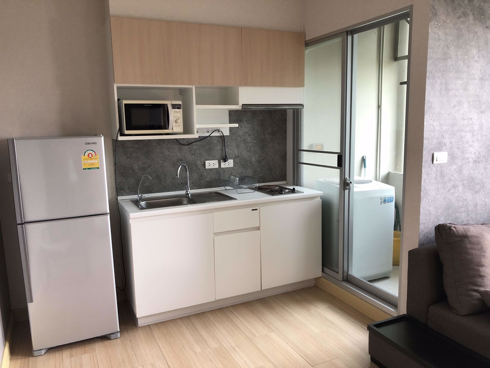 ให้เช่าคอนโด-1-ห้องนอน-บรรยากาศรีสอร์ท-พร้อมเฟอร์นิเจอร์-เดอะ-พาร์คแลนด์-ศรีนครินทร์-เลคไซด์