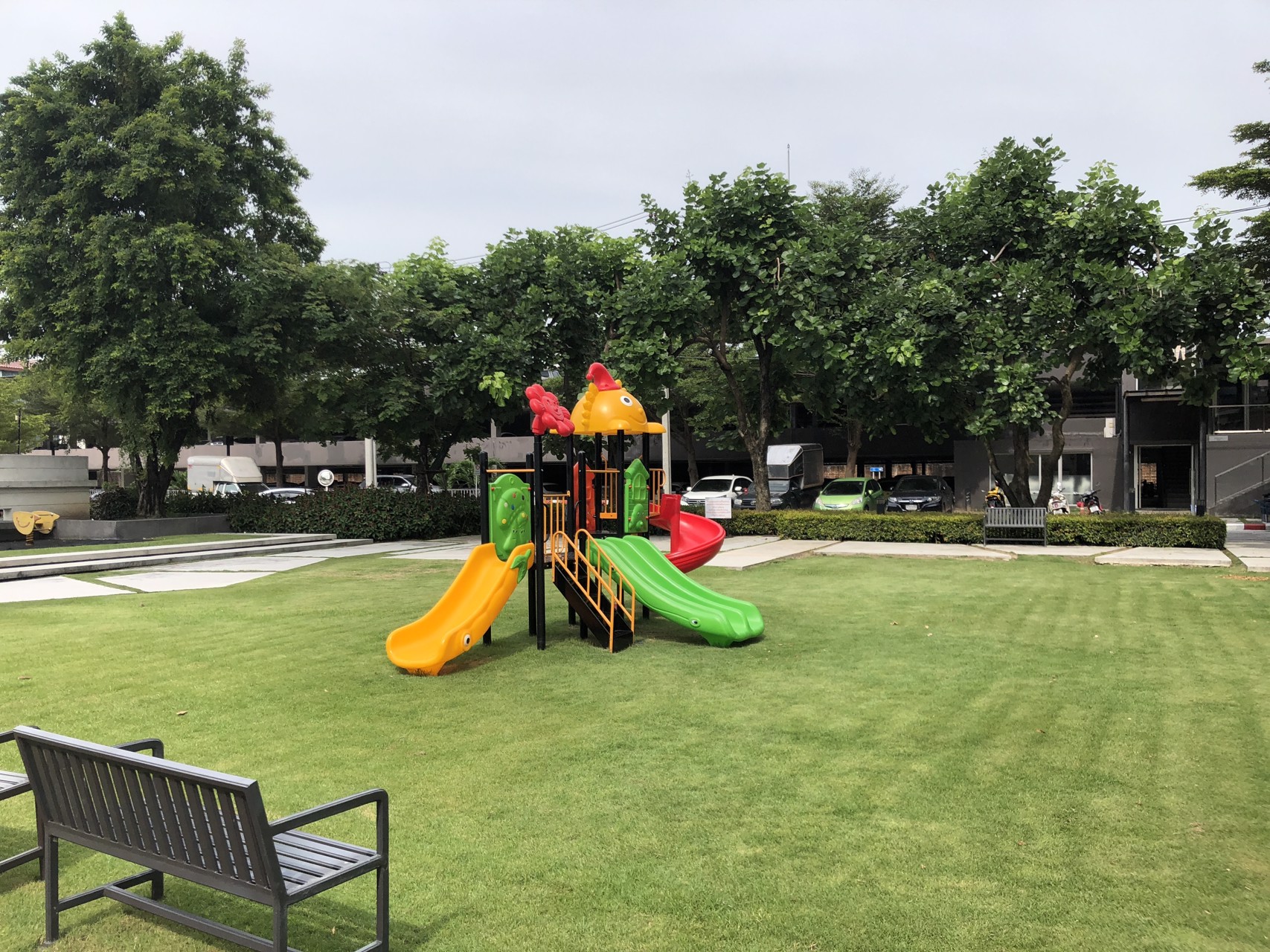 ให้เช่าคอนโด-1-ห้องนอน-บรรยากาศรีสอร์ท-พร้อมเฟอร์นิเจอร์-เดอะ-พาร์คแลนด์-ศรีนครินทร์-เลคไซด์