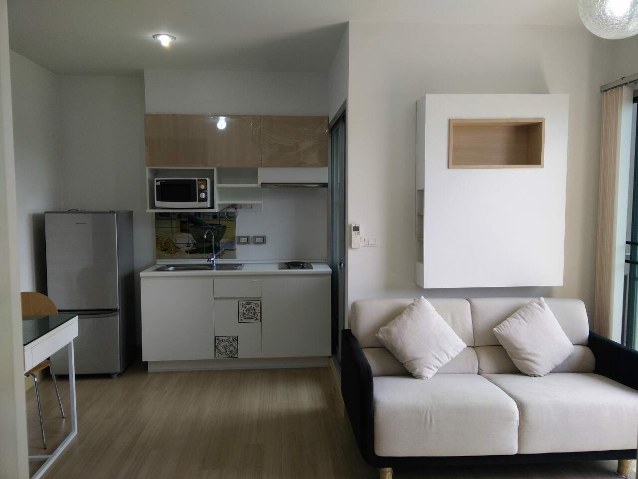 ให้เช่าคอนโด-1-ห้องนอน-บรรยากาศรีสอร์ท-พร้อมเฟอร์นิเจอร์-เดอะ-พาร์คแลนด์-ศรีนครินทร์-เลคไซด์