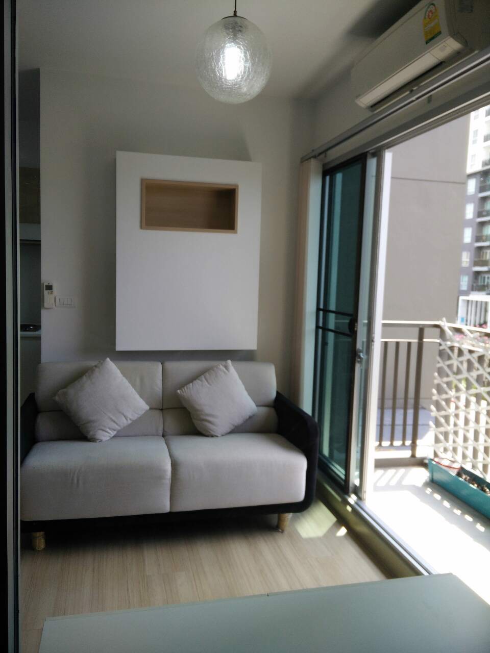 ให้เช่าคอนโด-1-ห้องนอน-บรรยากาศรีสอร์ท-พร้อมเฟอร์นิเจอร์-เดอะ-พาร์คแลนด์-ศรีนครินทร์-เลคไซด์