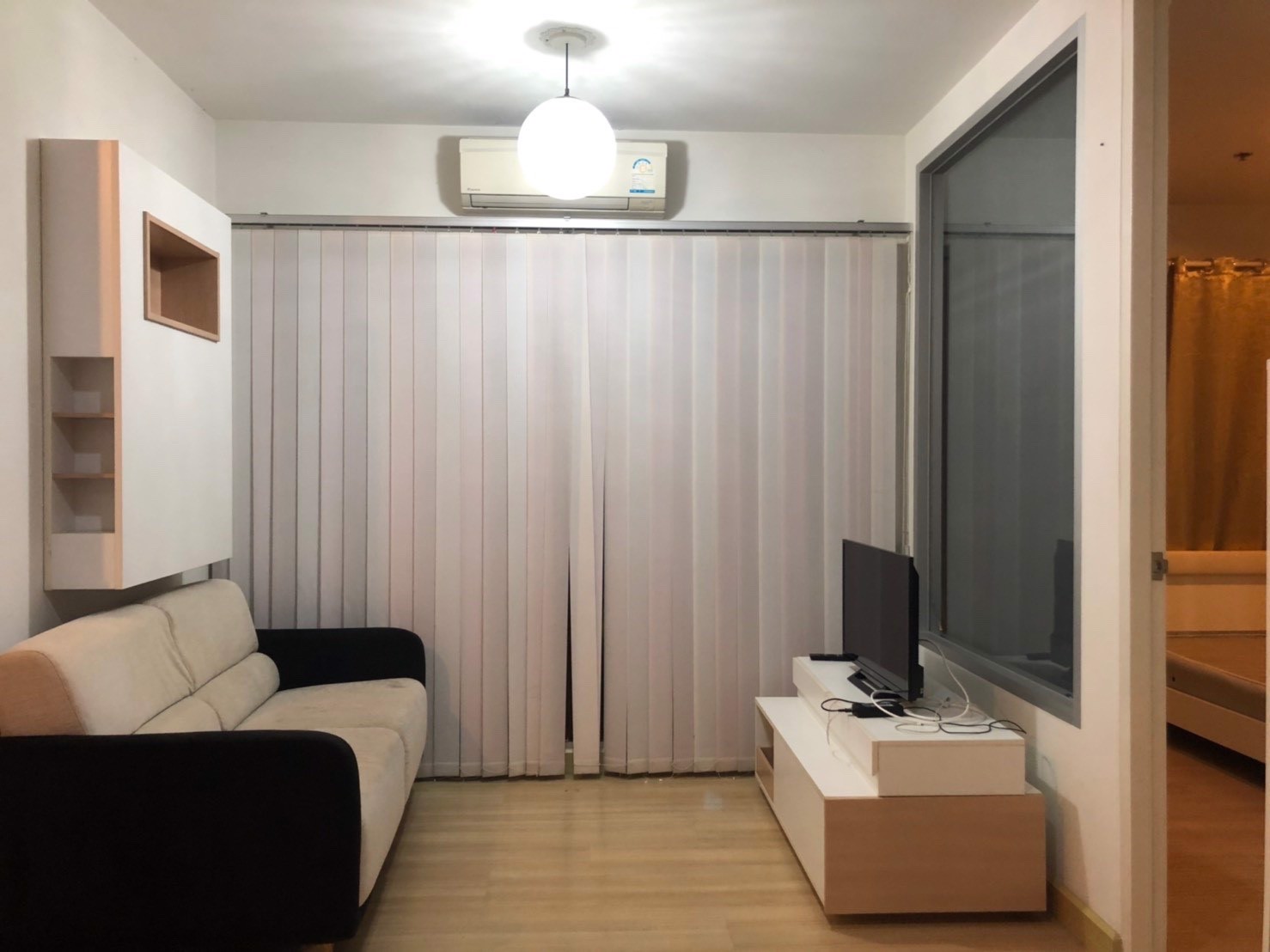 ให้เช่าคอนโด-1-ห้องนอน-บรรยากาศรีสอร์ท-พร้อมเฟอร์นิเจอร์-เดอะ-พาร์คแลนด์-ศรีนครินทร์-เลคไซด์