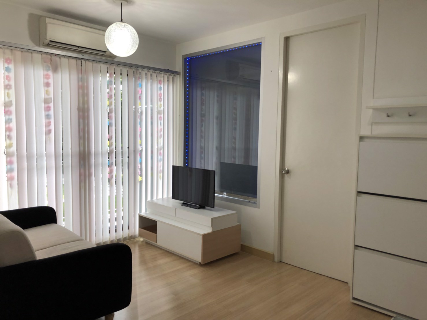 ให้เช่าคอนโด-1-ห้องนอน-บรรยากาศรีสอร์ท-พร้อมเฟอร์นิเจอร์-เดอะ-พาร์คแลนด์-ศรีนครินทร์-เลคไซด์