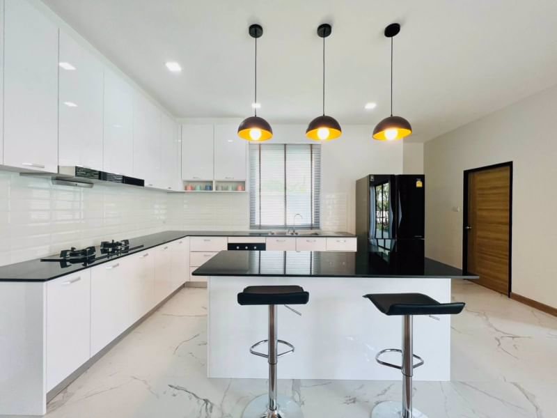 ขายบ้านสร้างใหม่-บ้านหรูพูลวิลล่าหางดง-เชียงใหม่-เดินทางสะดวก