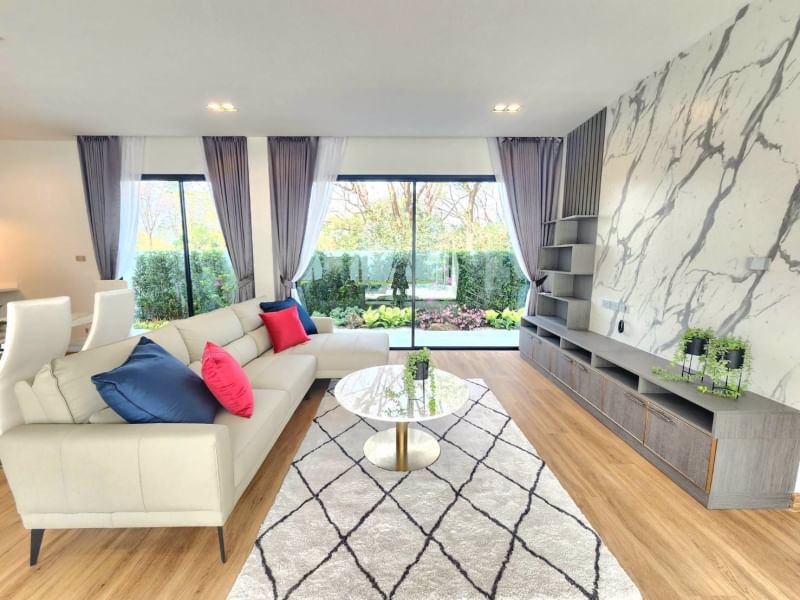 ขายบ้านสร้างใหม่-บ้านหรูพูลวิลล่าหางดง-เชียงใหม่-เดินทางสะดวก