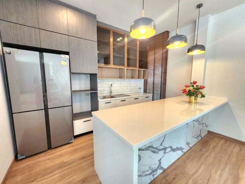 ขายบ้านสร้างใหม่-บ้านหรูพูลวิลล่าหางดง-เชียงใหม่-เดินทางสะดวก