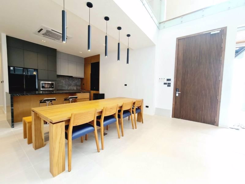 เชียงใหม่-ลักชัวรี่-พูลวิลล่าทันสมัยสร้างเสร็จใหม่พร้อมขาย