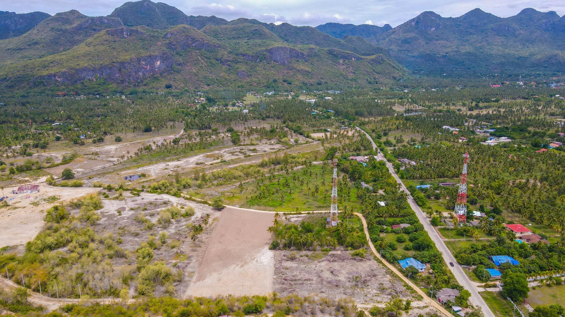 ขายที่ดินเปล่า-มีโฉนด-เนื้อที่-100-ตารางวา-ใกล้ทะเลหาดสามร้อยยอด