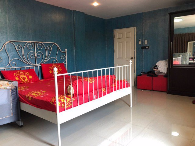 ขาย-อาคารพาณิชย์-3-ชั้นครึ่ง-หลังมุม2คูหาพร้อมที่ดินด้านข้าง-ติดถนนราษฎร์พัฒนา-ซมิสทีน-รามคำแหง