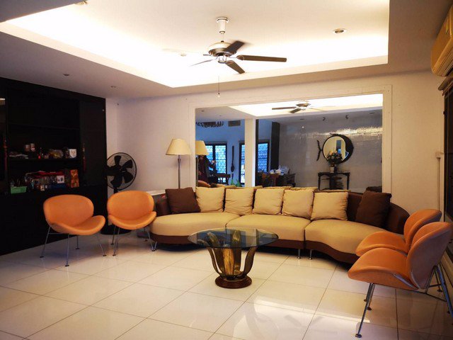 ขาย-ทาวน์เฮ้าส์-ถนนลาดพร้าว-ซนาคนิวาส-3นอน-3น้ำ-ขนาด-36-ตรว