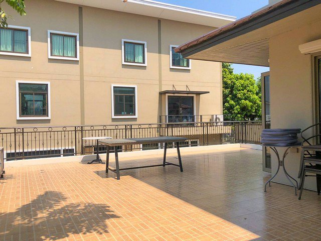 ขาย-ตึกออฟฟิศ-3ชั้น-พร้อมบ้านเดี่ยว-3-ชั้น-ซอย-นาคนิวาส-18-ถนน-ลาดพร้าว-71-เซ็นทรัลอีสวิลล์