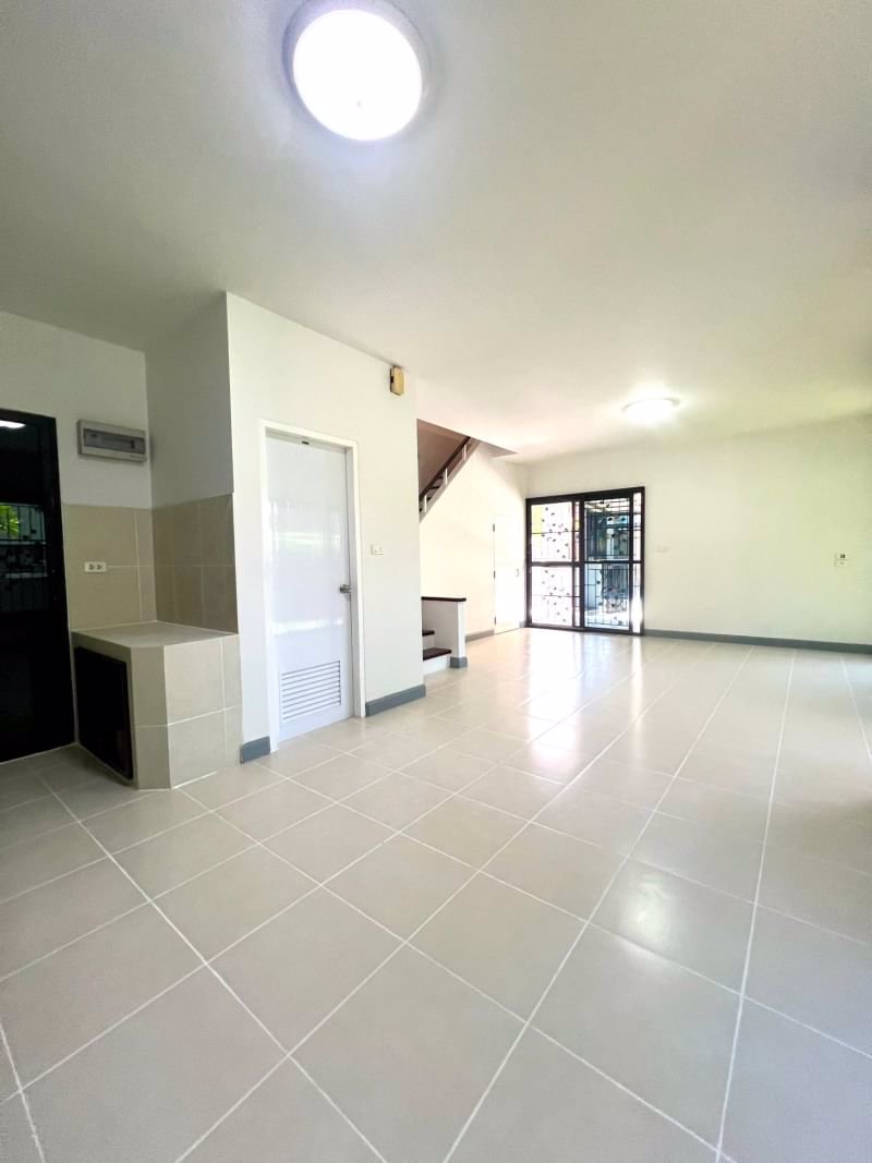 ขายด่วน-บ้านแฝด-สไตล์บ้านเดี่ยว-รีโนเวทใหม่