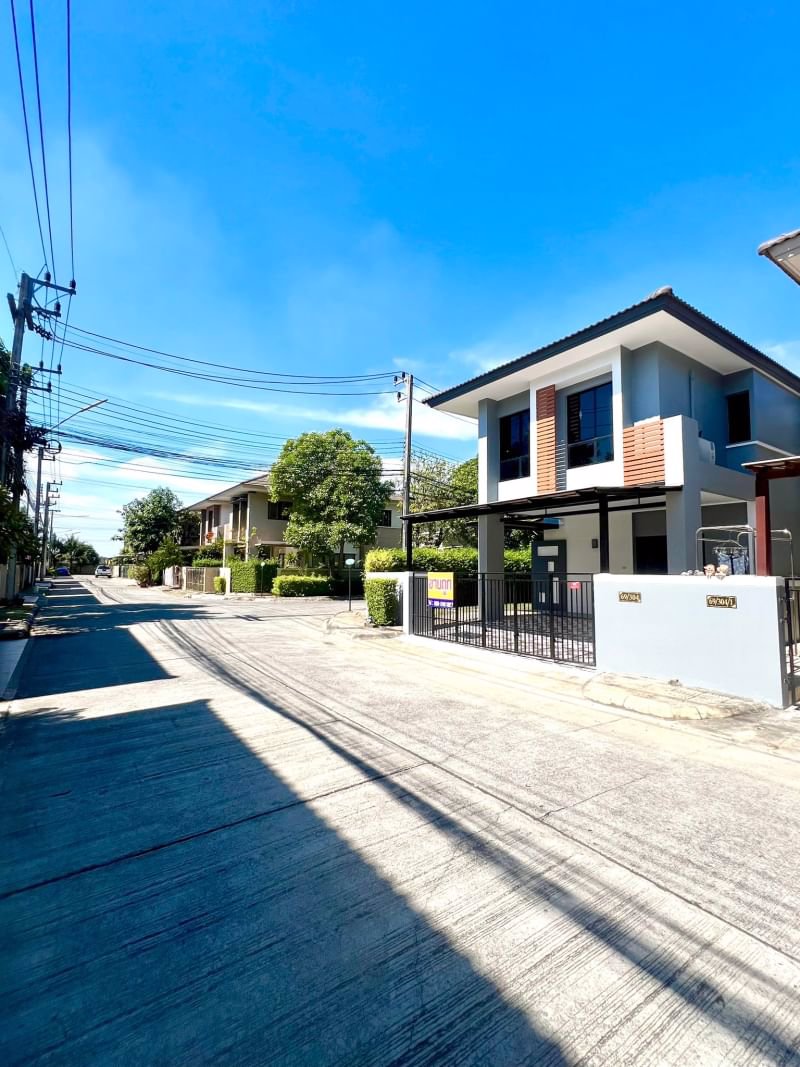 ขายด่วน-บ้านแฝด-สไตล์บ้านเดี่ยว-รีโนเวทใหม่