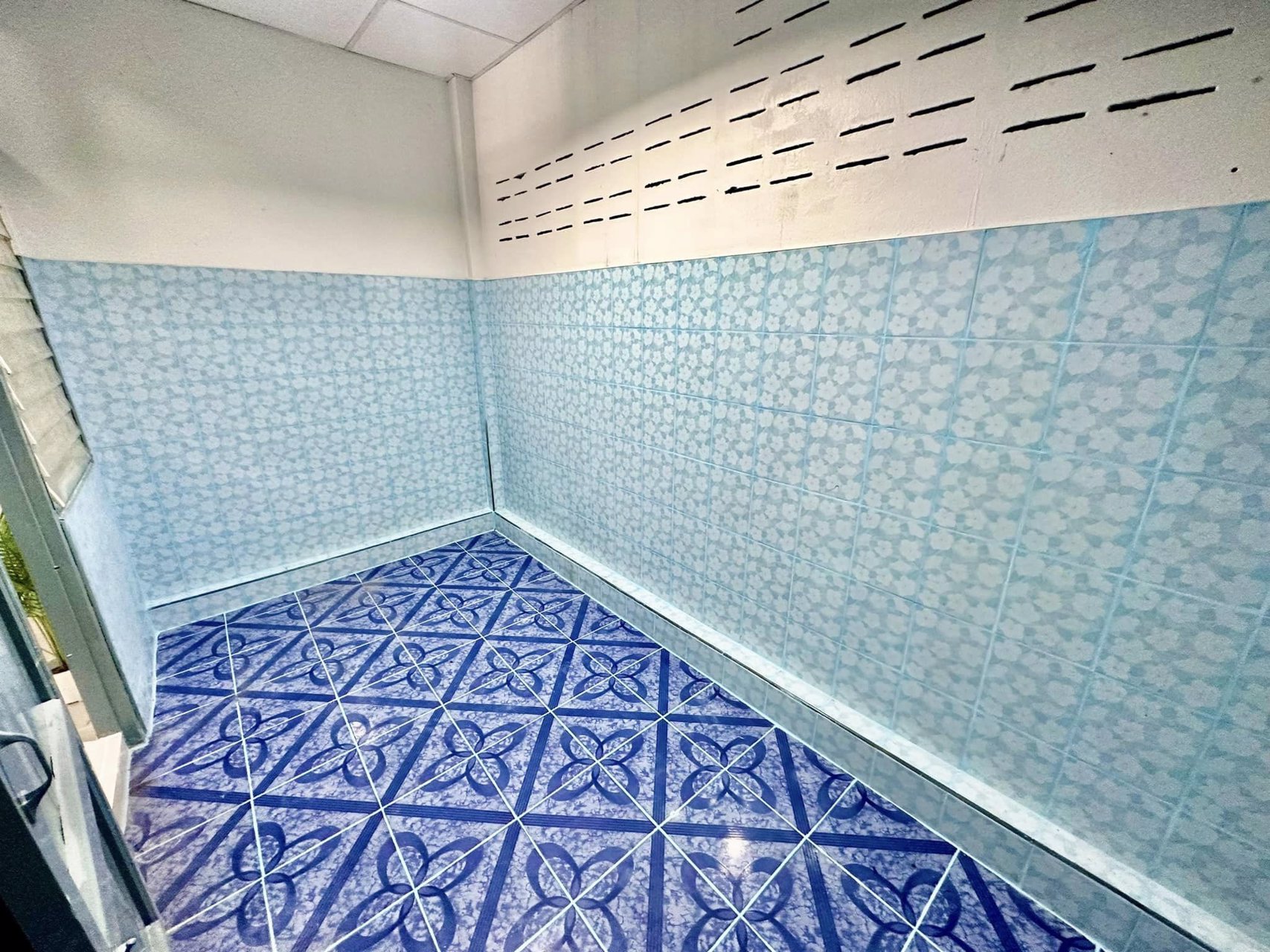 ขายด่วน-ขายถูกสุดในโครงการ-รีโนเวทใหม่ทั้งหลัง-หมู่บ้านอยู่เจริญ