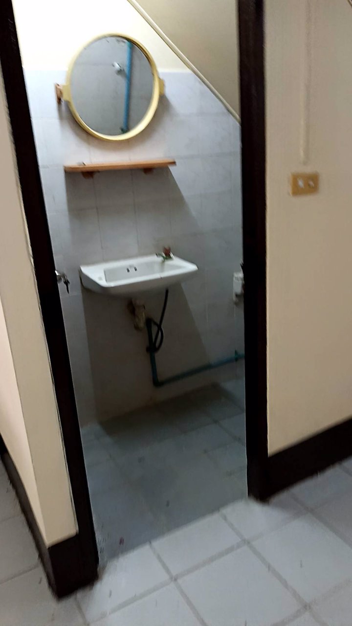 ให้เช่าทาวน์เฮ้าส์-3-ชั้น-4-ห้องนอน-3-ห้องน้ำ-ตบแต่งใหม่ทั้งหลัง-หมู่บ้านพงษ์ศิริชัย-2-ถเพขรเกษม