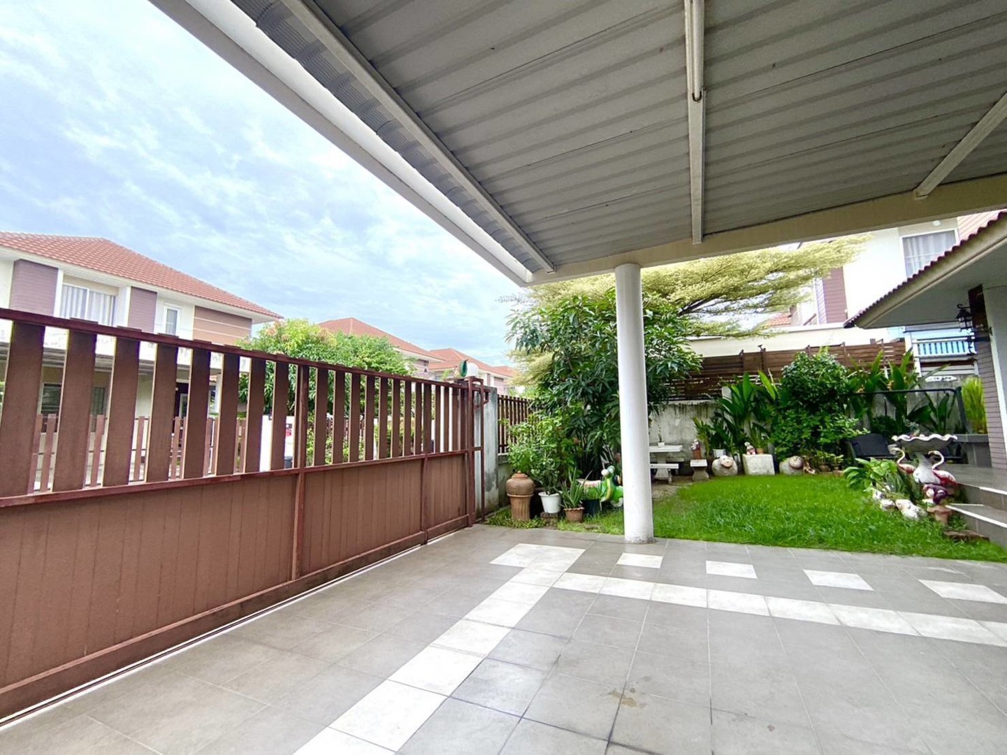 ขายบ้านเดี่ยวพร้อมอยู่-หมู่บ้านแฟมิลี่ซิตี้โฮม2-นาป่า-ชลบุรี