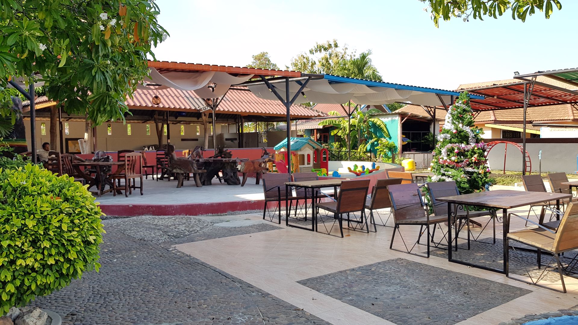 เซ้งร้านหรูขนาดใหญ่-ราคาพิเศษ