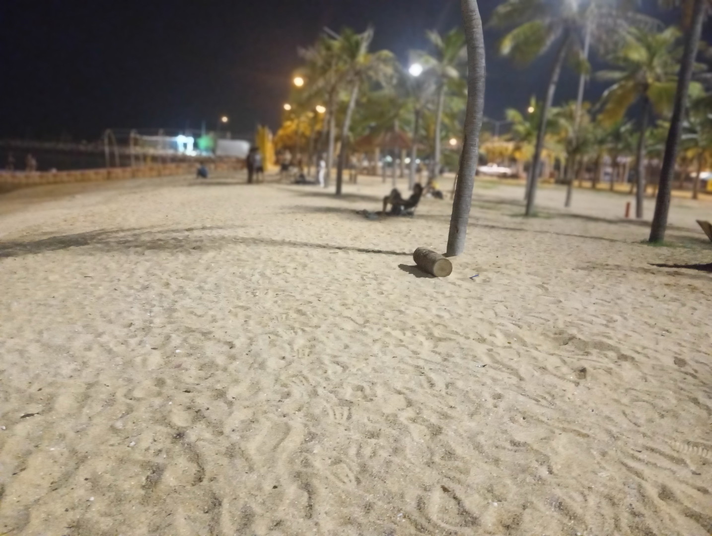 condo-for-sale-with-a-beautiful-view-a-beautiful-beach-free-fernitures-built-pattaya-najomtien