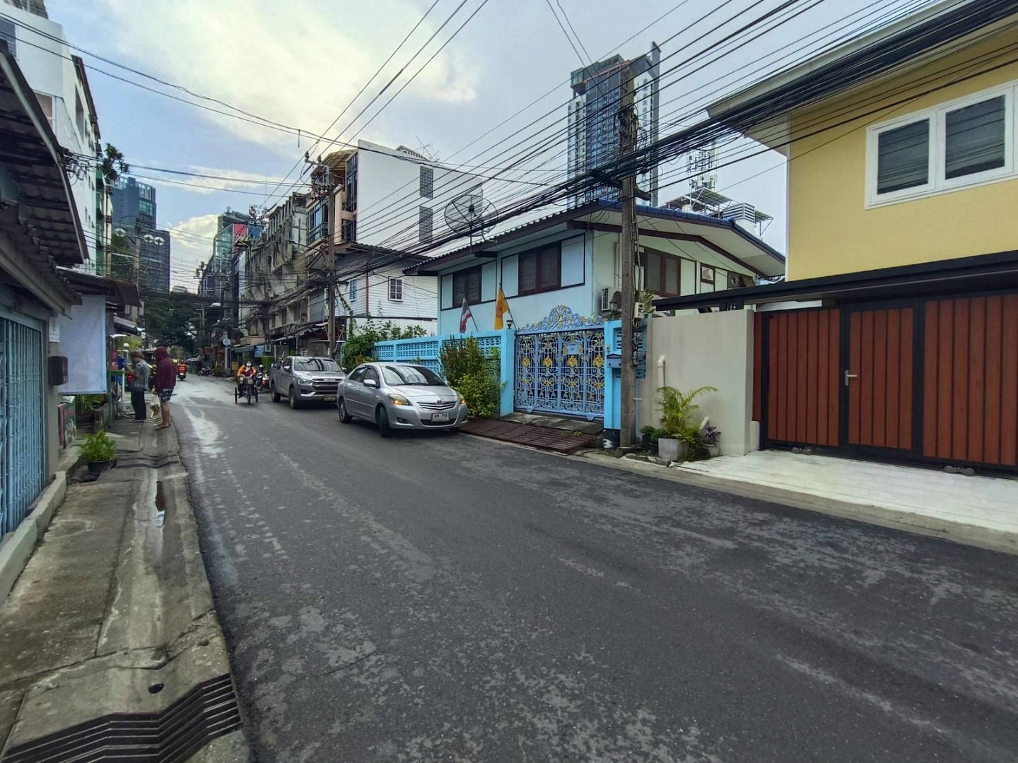 บ้านเก่าต้องสร้างใหม่-ใกล้รถไฟฟ้าห้วยขวาง-old-house-for-sale-need-to-rebuild-near-mrt-huaikhwang