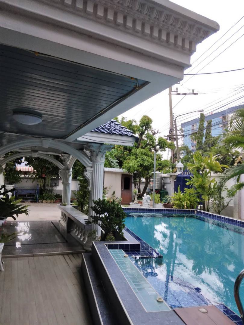 selling-single-house-private-pool-and-nice-vintage-pattanakarn-ขายบ้านเดี่ยวหรูมีสระว่ายน้ำ-พัฒนาการ