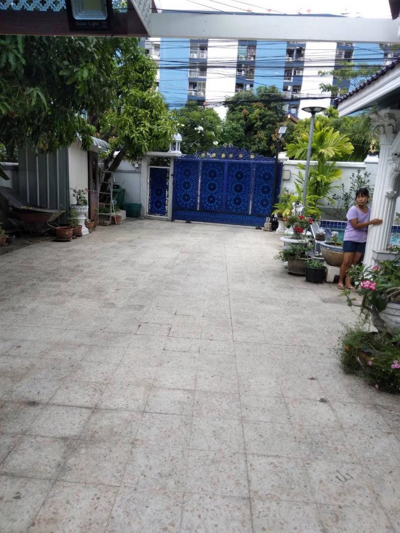 selling-single-house-private-pool-and-nice-vintage-pattanakarn-ขายบ้านเดี่ยวหรูมีสระว่ายน้ำ-พัฒนาการ